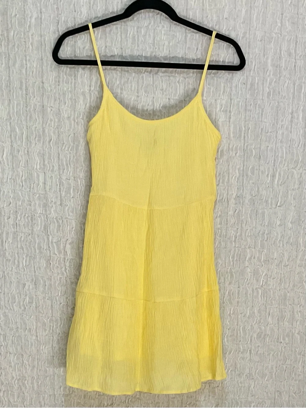 H&M Divided Yellow Crinkle Tiered Mini Dress Size 3XS Spaghetti Strap